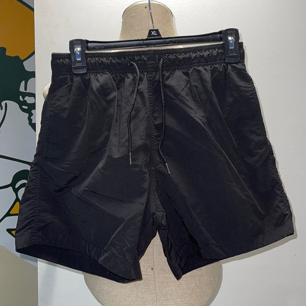 men’s black swim trunks